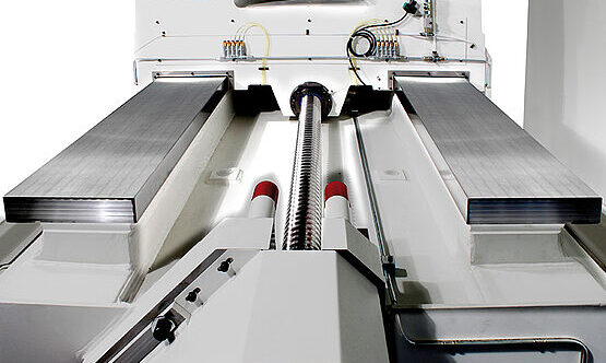 Extra-wide sliding guides.  