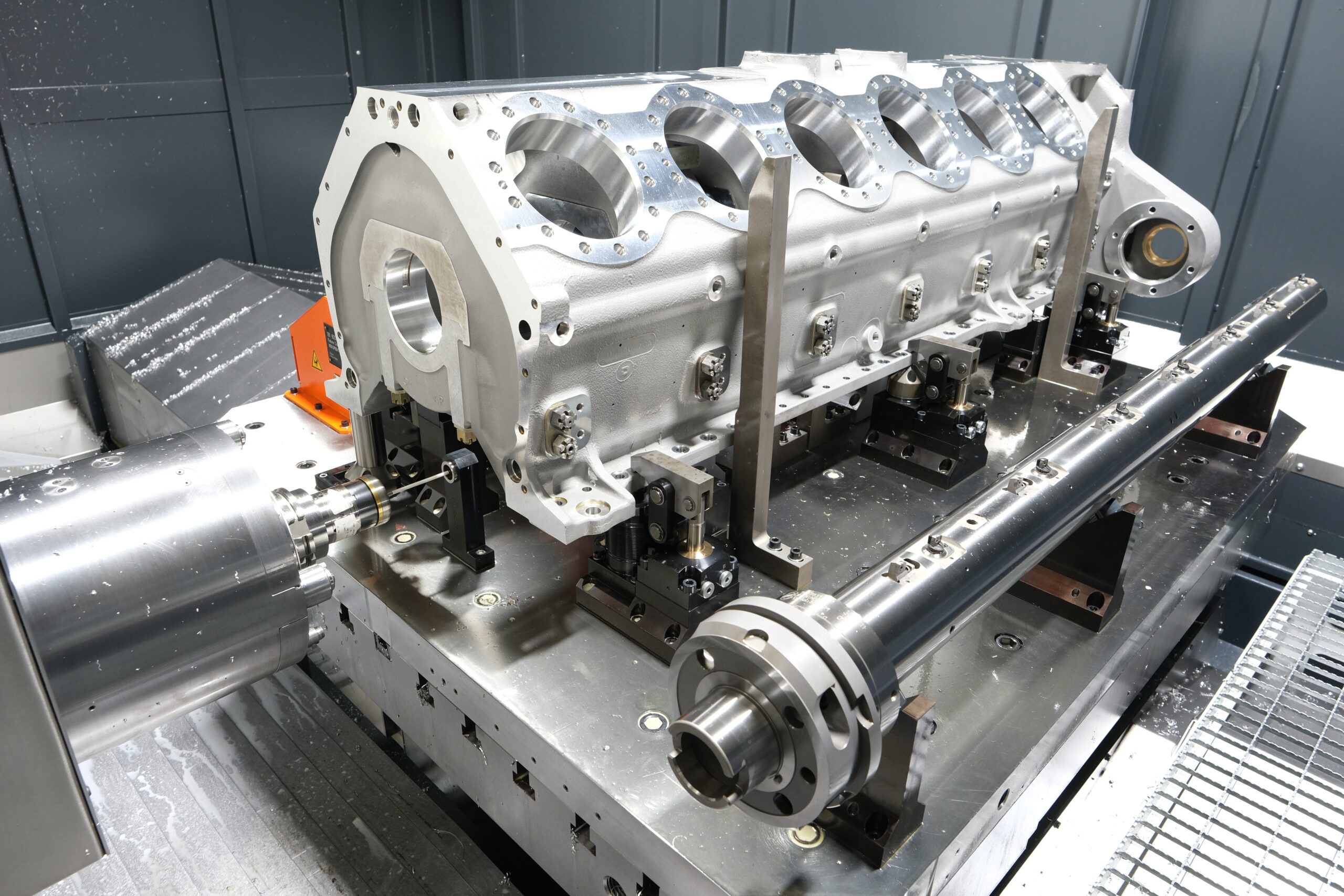 CRANKCASES FROM L TO XXL.